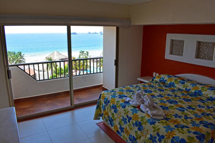 Aca Suites Ixtapa. Rentas Vacacionales en Ixtapa Zihuatanejo. Departamentos vacacionales en Ixtapa Zihuatanejo. Casas vacacionales en Ixtapa Zihuatanejo. Villas vacacionales en Ixtapa Zihuatanejo. Condominios vacacionales en Ixtapa Zihuatanejo. Renta de casas, departamentos, villas y condominios vacacionales en Ixtapa Zihuatanejo. Departamentos con vista al mar y alberca en Ixtapa Zihuatanejo