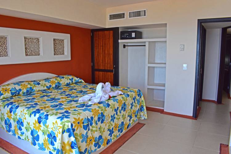 Aca Suites Ixtapa. Rentas Vacacionales en Ixtapa Zihuatanejo. Departamentos vacacionales en Ixtapa Zihuatanejo. Casas vacacionales en Ixtapa Zihuatanejo. Villas vacacionales en Ixtapa Zihuatanejo. Condominios vacacionales en Ixtapa Zihuatanejo. Renta de casas, departamentos, villas y condominios vacacionales en Ixtapa Zihuatanejo. Departamentos con vista al mar y alberca en Ixtapa Zihuatanejo